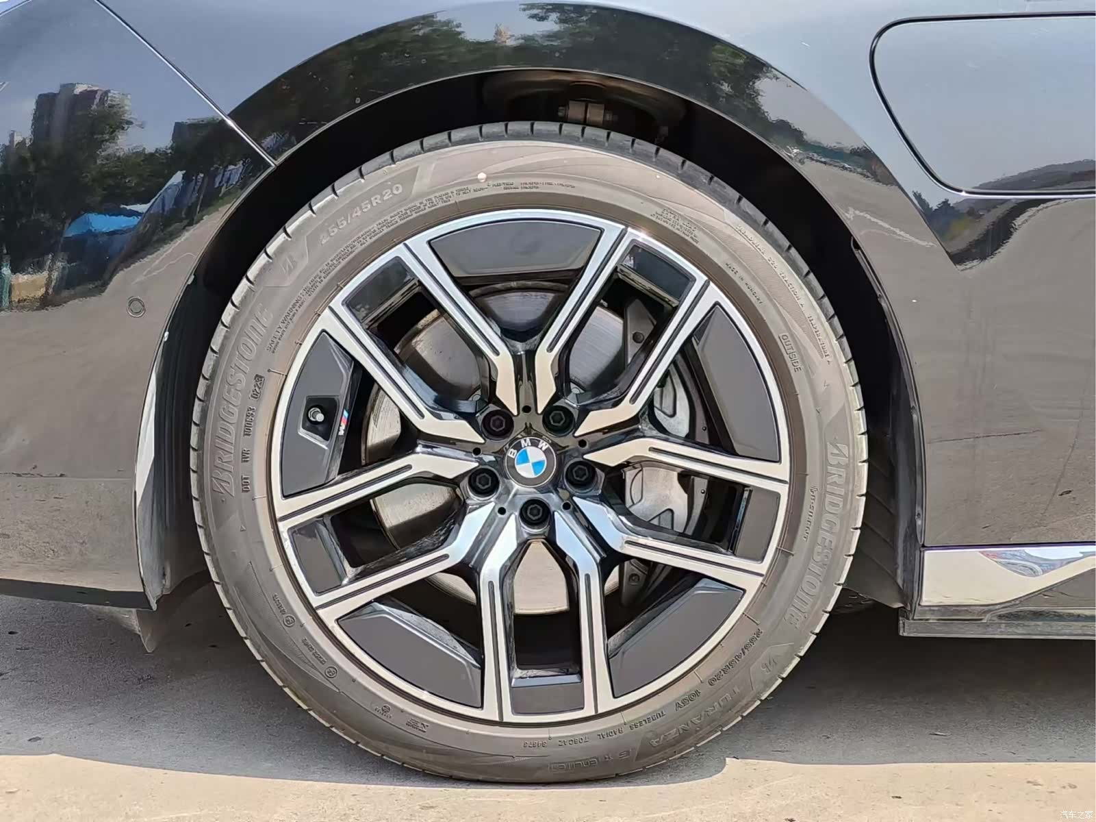 BMW i7, 2023 4