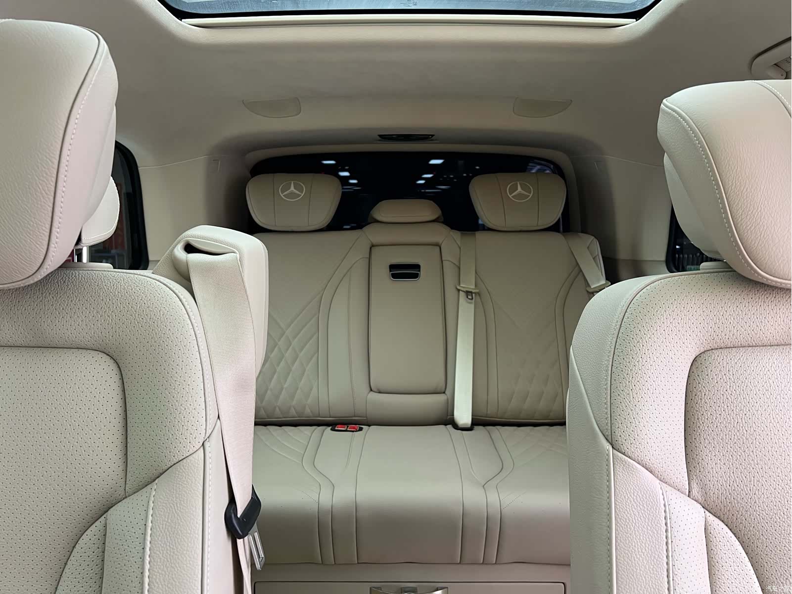 Mercedes-Benz V-Class, 2023 11