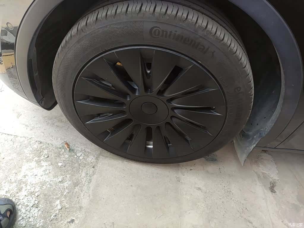Tesla Model Y, 2023 23