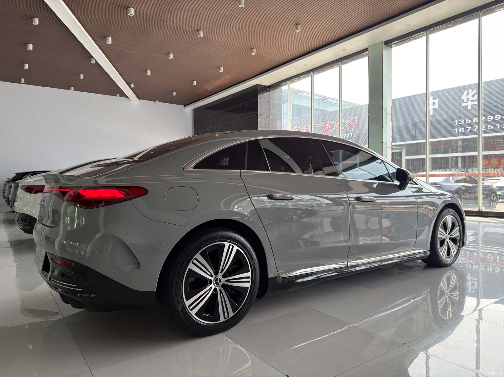 Mercedes-Benz EQE, 2024 19