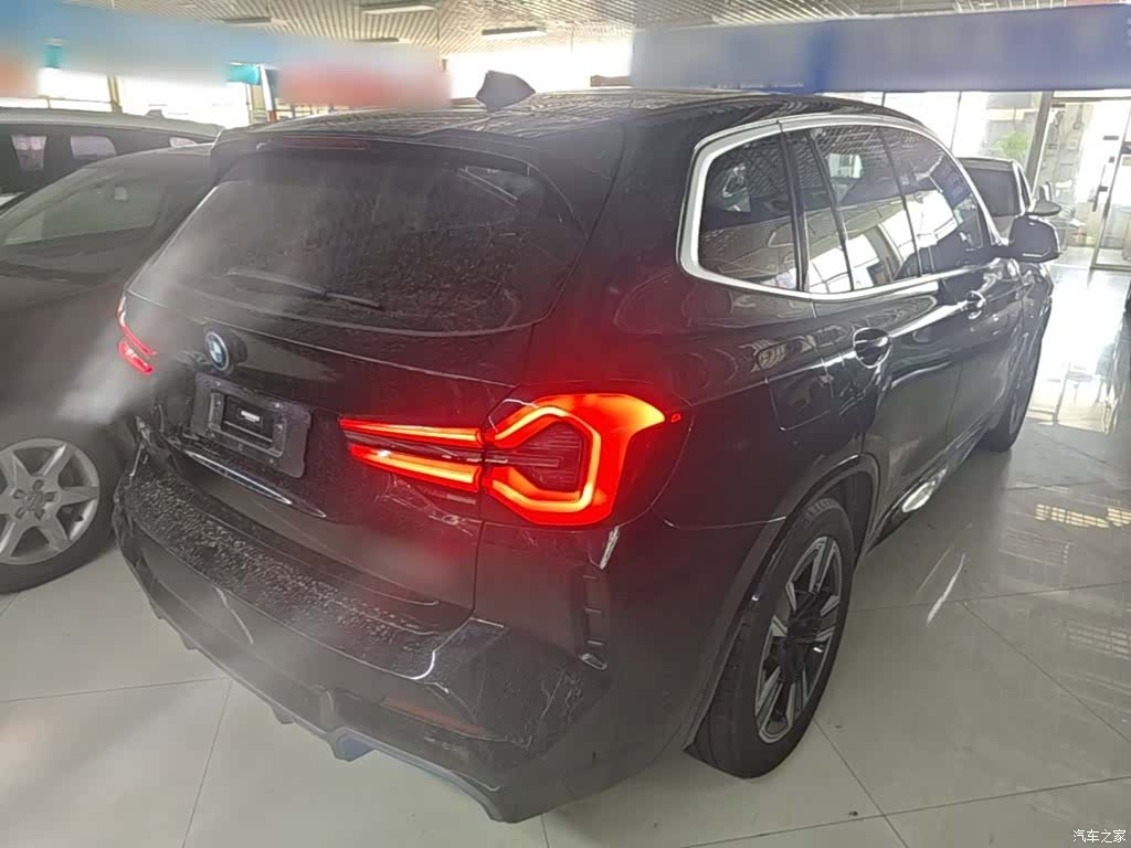 BMW iX3, 2022 7