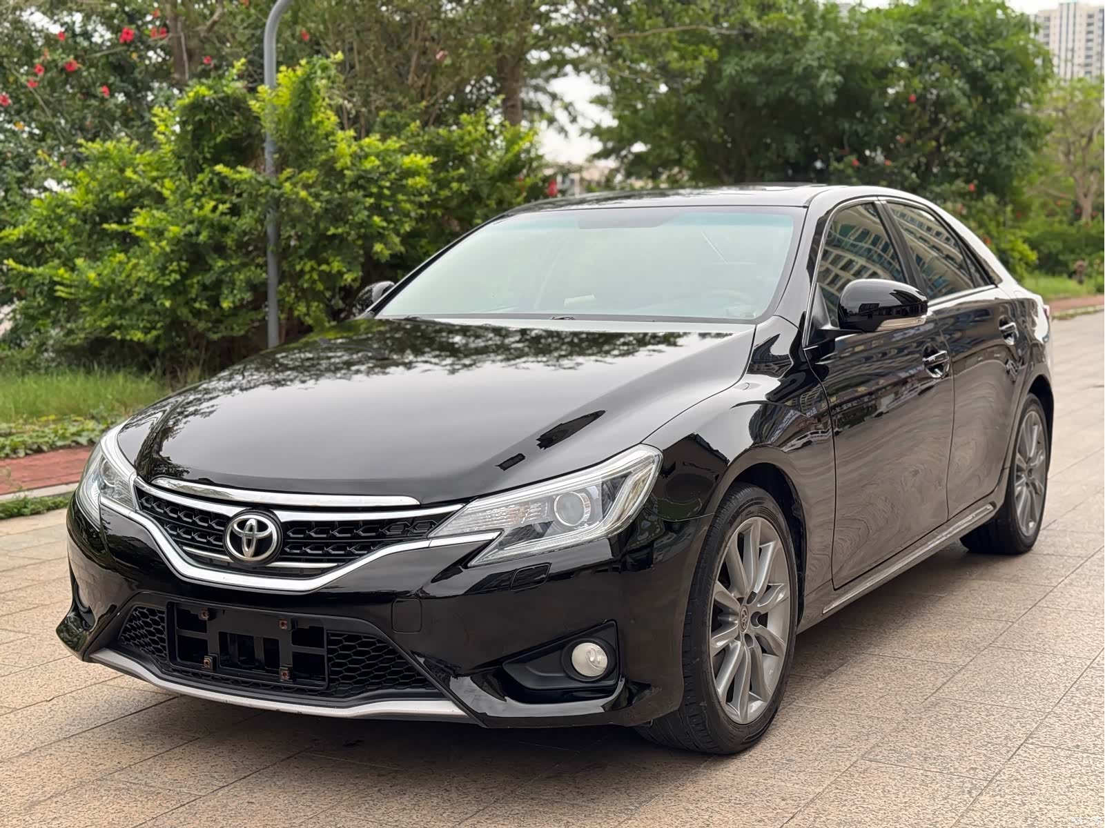 Toyota 2.5V, 2014 2