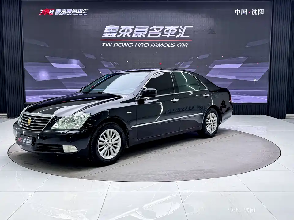 Toyota crown