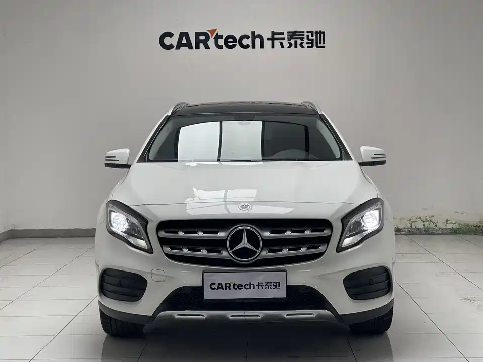 Mercedes-Benz GLA Mercedes-Benz GLA