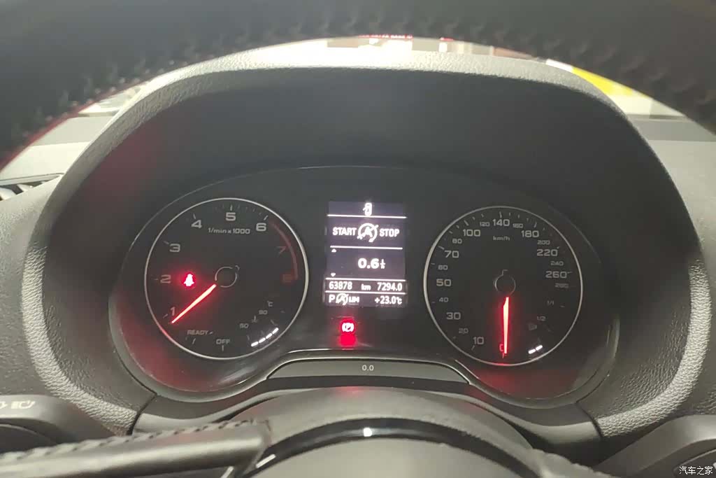 Audi Q2L, 2019 14