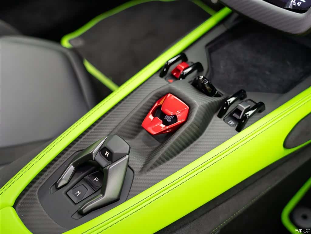 Lamborghini Revuelto, 2025 20