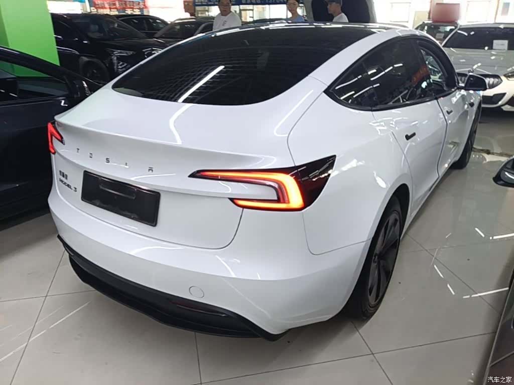 Tesla Model 3, 2024 7