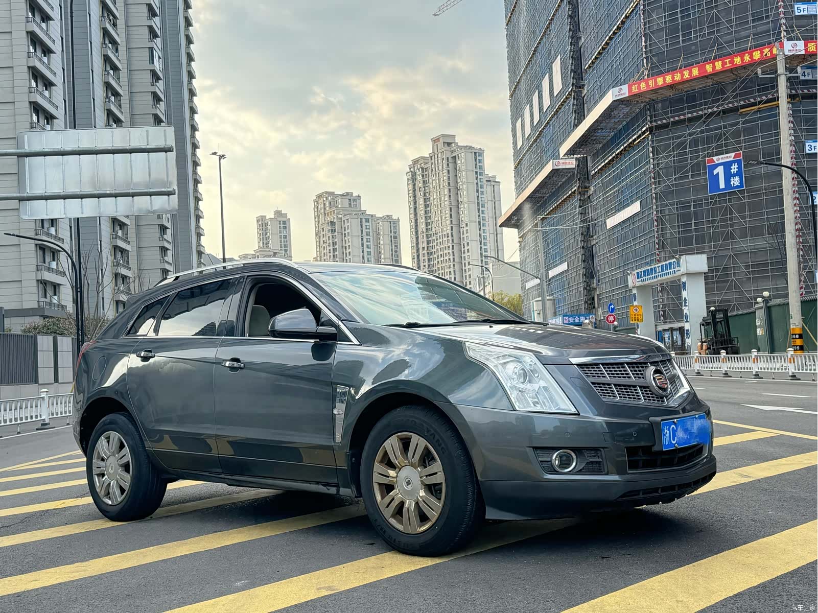 Cadillac SRX, 2010 3
