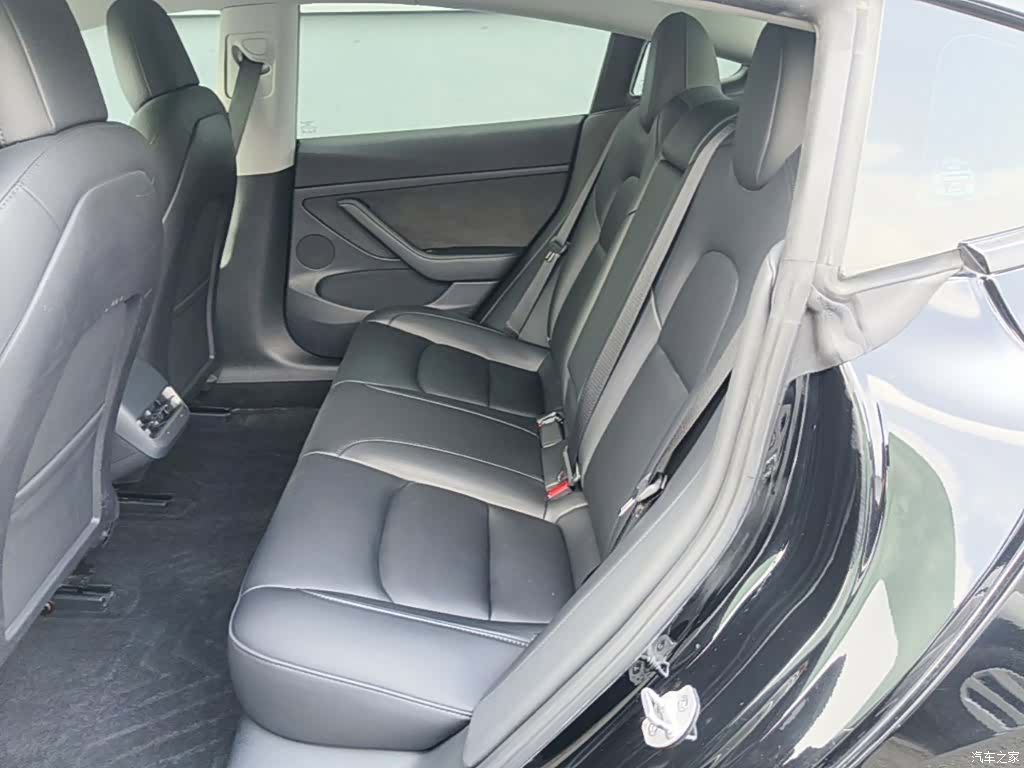 Tesla Model 3, 2023 17