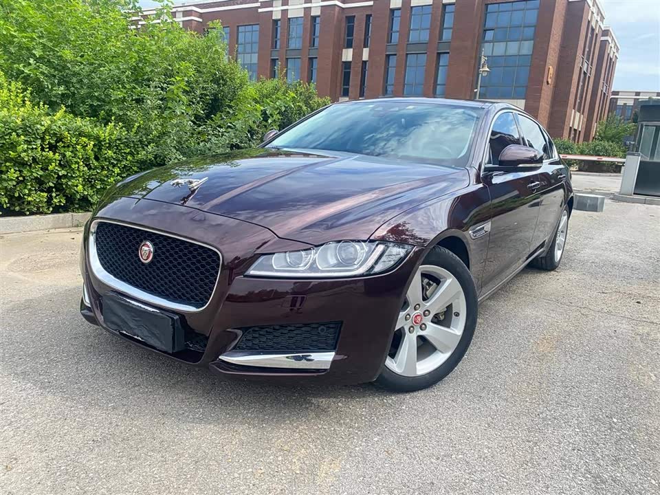 Jaguar XFL