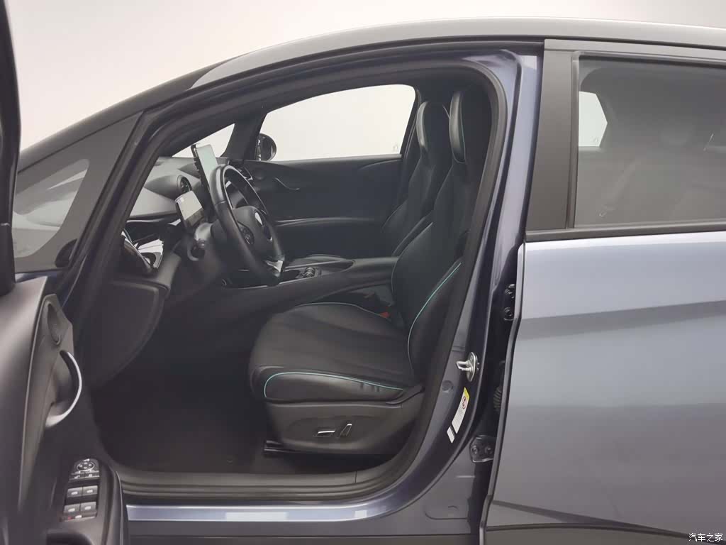 BYD Dolphin, 2023 10