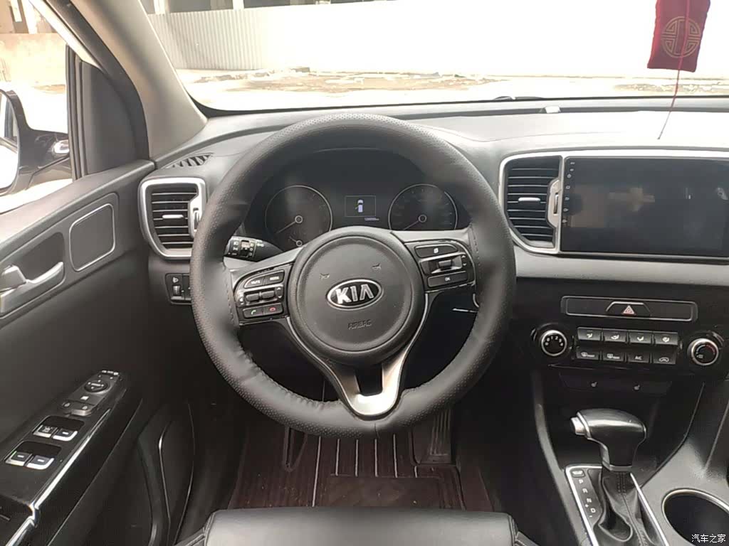 Kia KX5, 2016 11