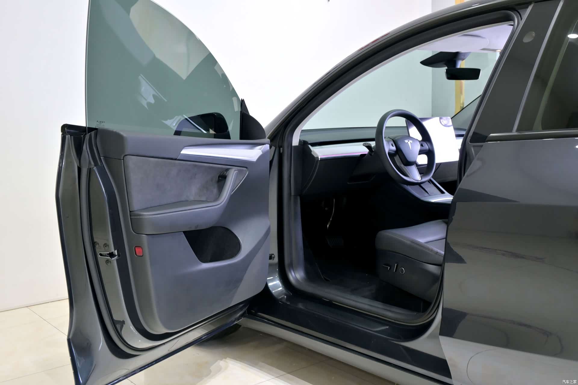 Tesla Model Y, 2024 8