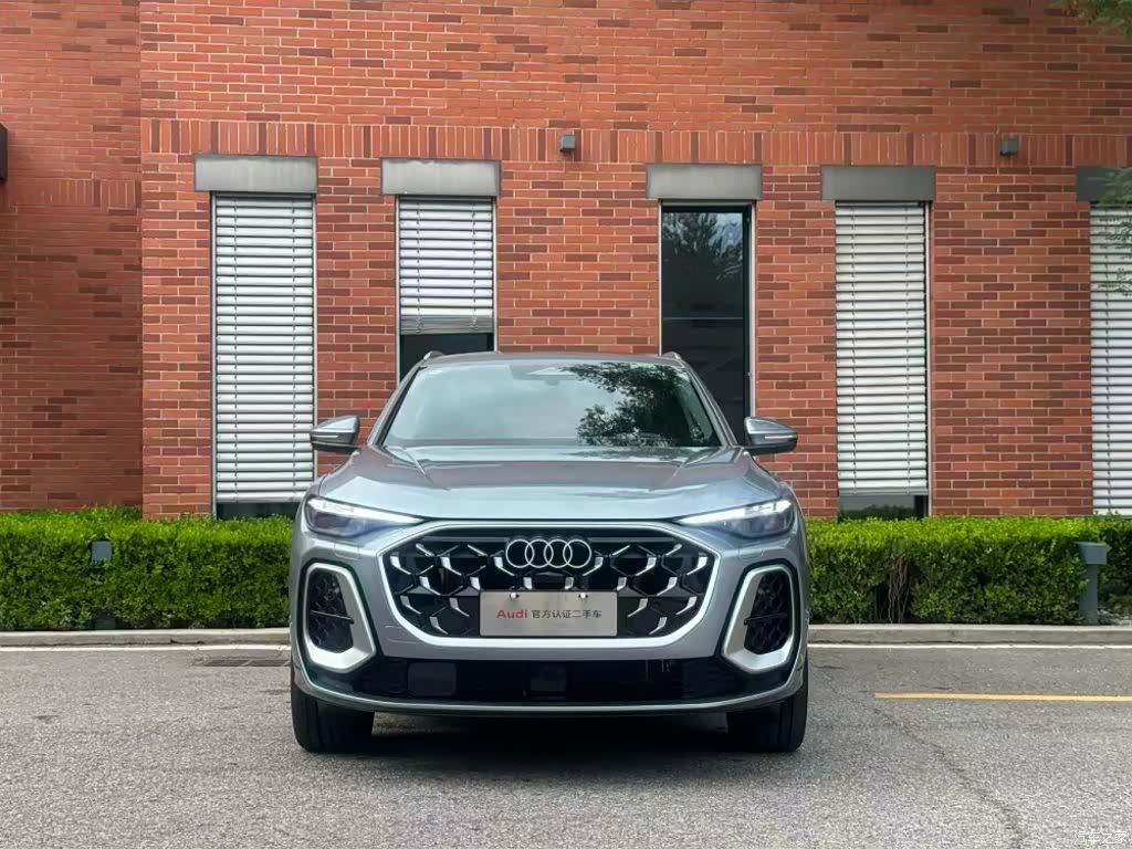 Audi Q5L, 2026 11