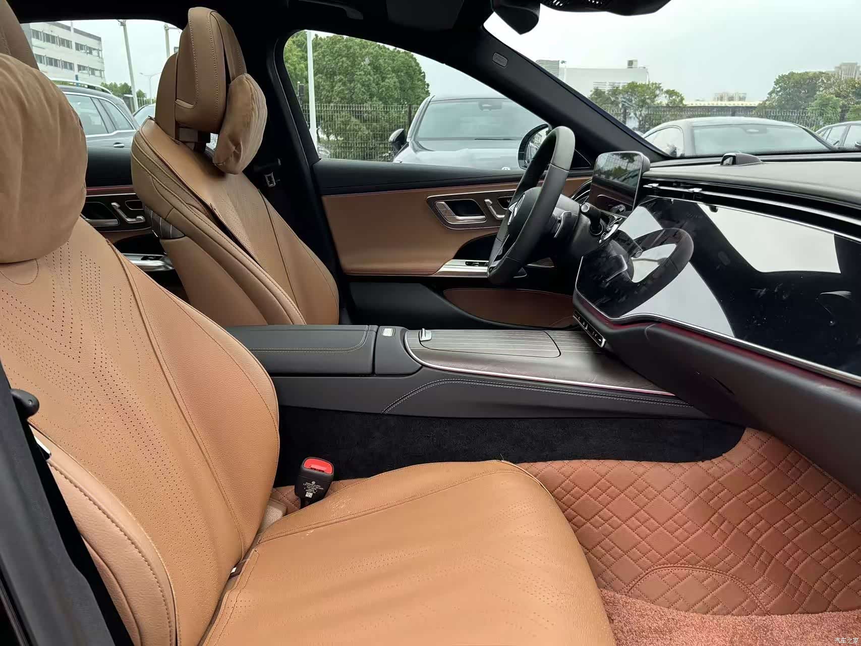 Mercedes-Benz E-Class, 2025 15