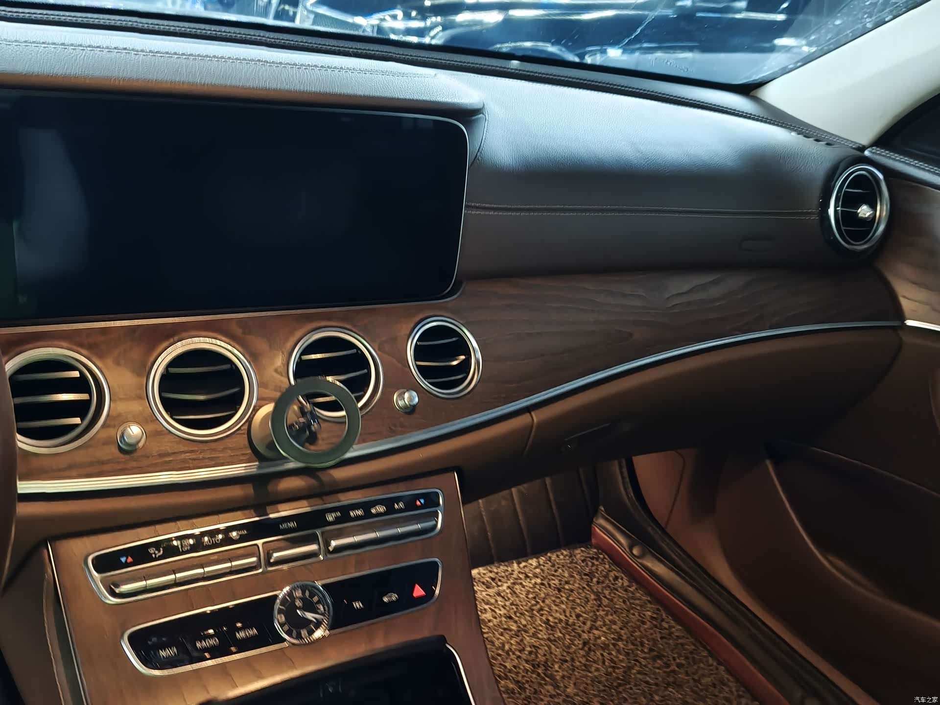 Mercedes-Benz E-Class, 2018 10