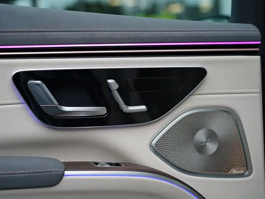 Mercedes-Benz EQS SUV
