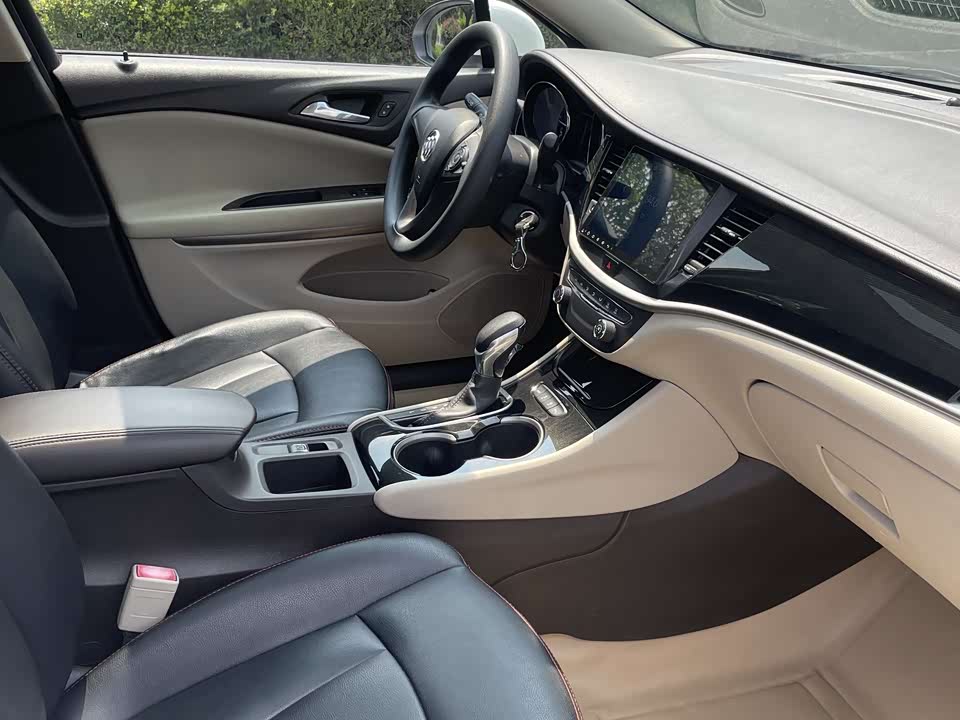 Dongfeng Enshi Car