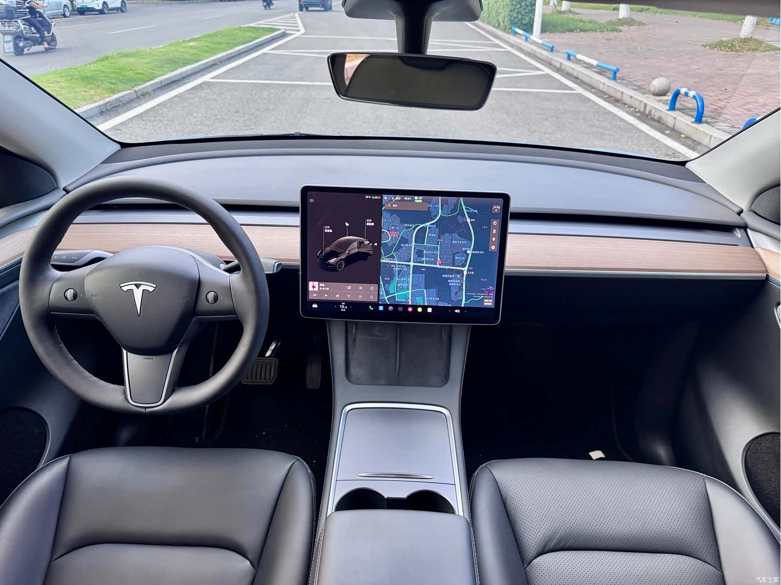 Tesla Model Y, 2021 10