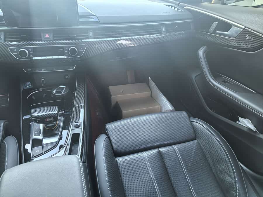 Audi A4L 2023, фото 14