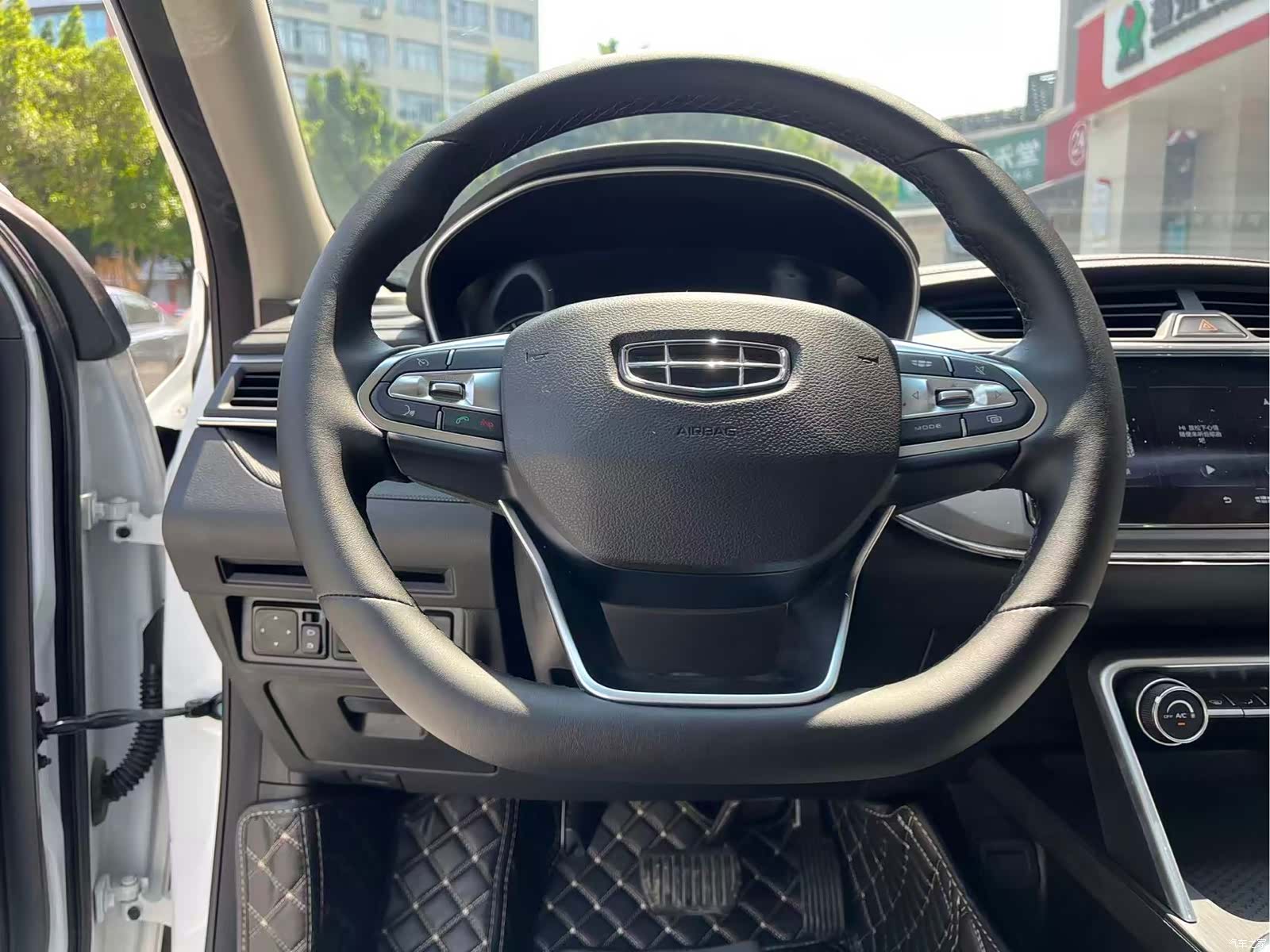 Geely Binray, 2020 34