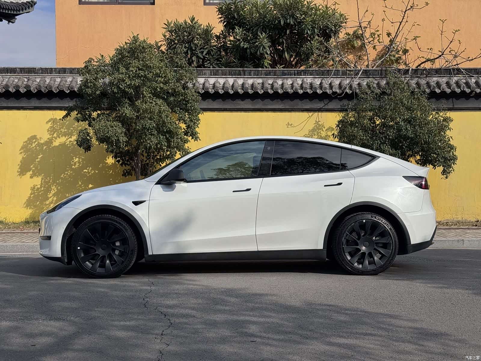 Tesla Model Y, 2021 4