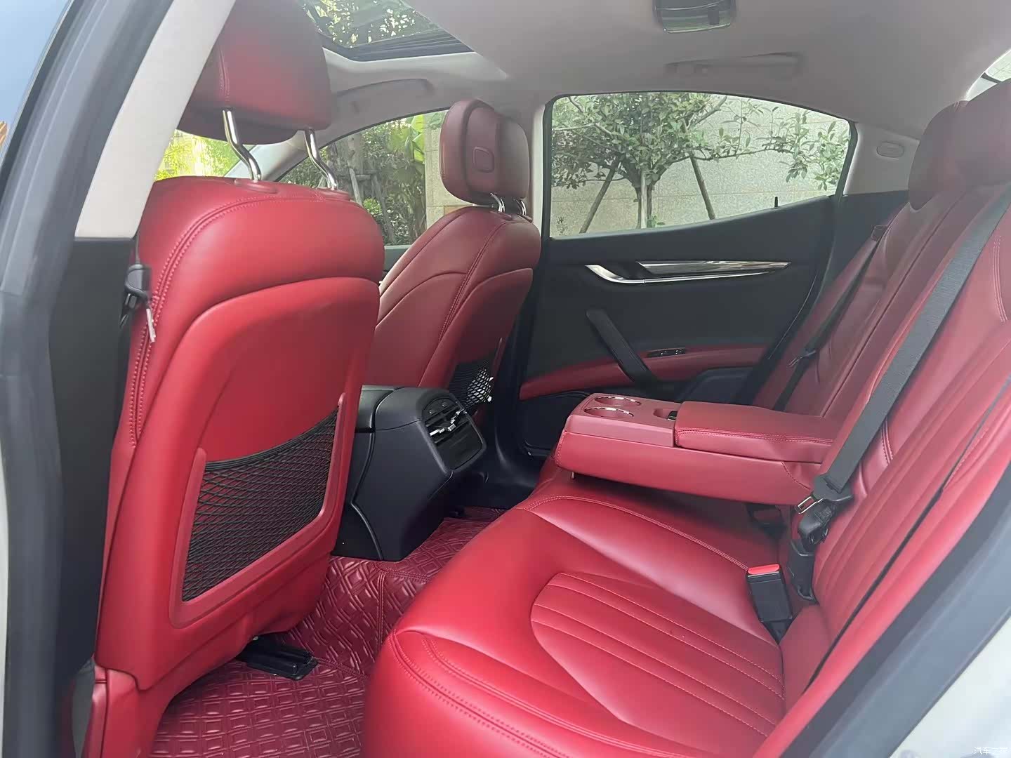 Maserati Ghibli, 2016 8