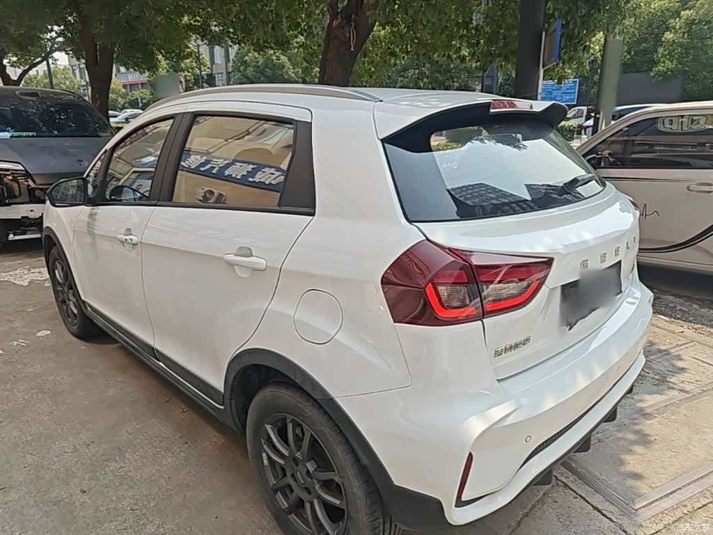 Geely X3, 2021 все фото