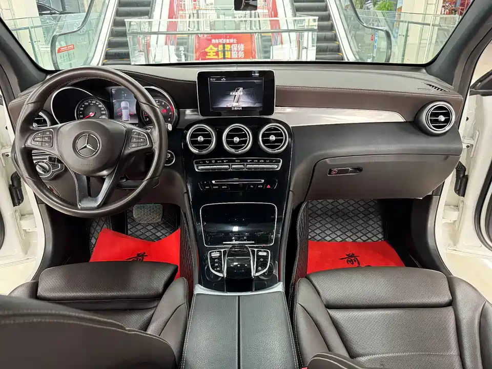 Mercedes-Benz GLC Mercedes-Benz GLC