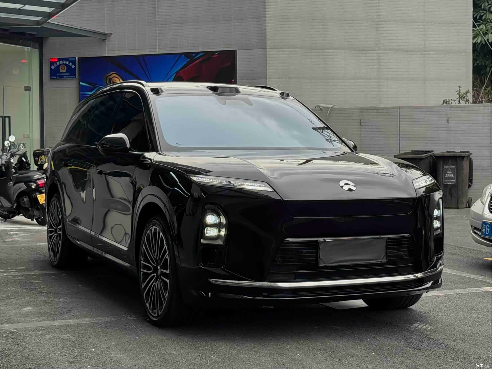 NIO ES8, 2025 7