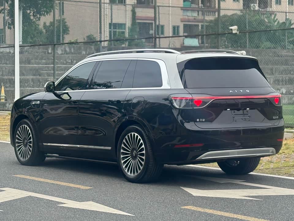 AITO Ask the world M9