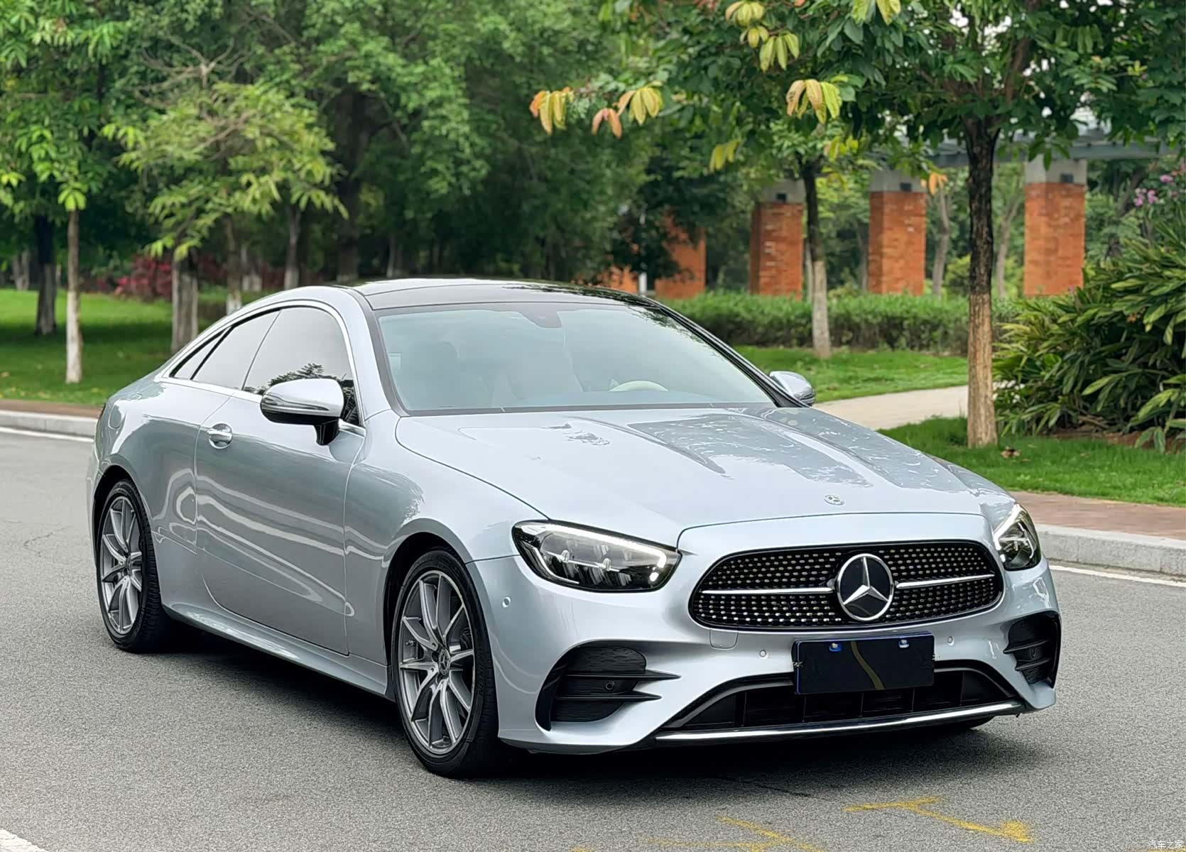 Mercedes-Benz E-Class, 2022 3