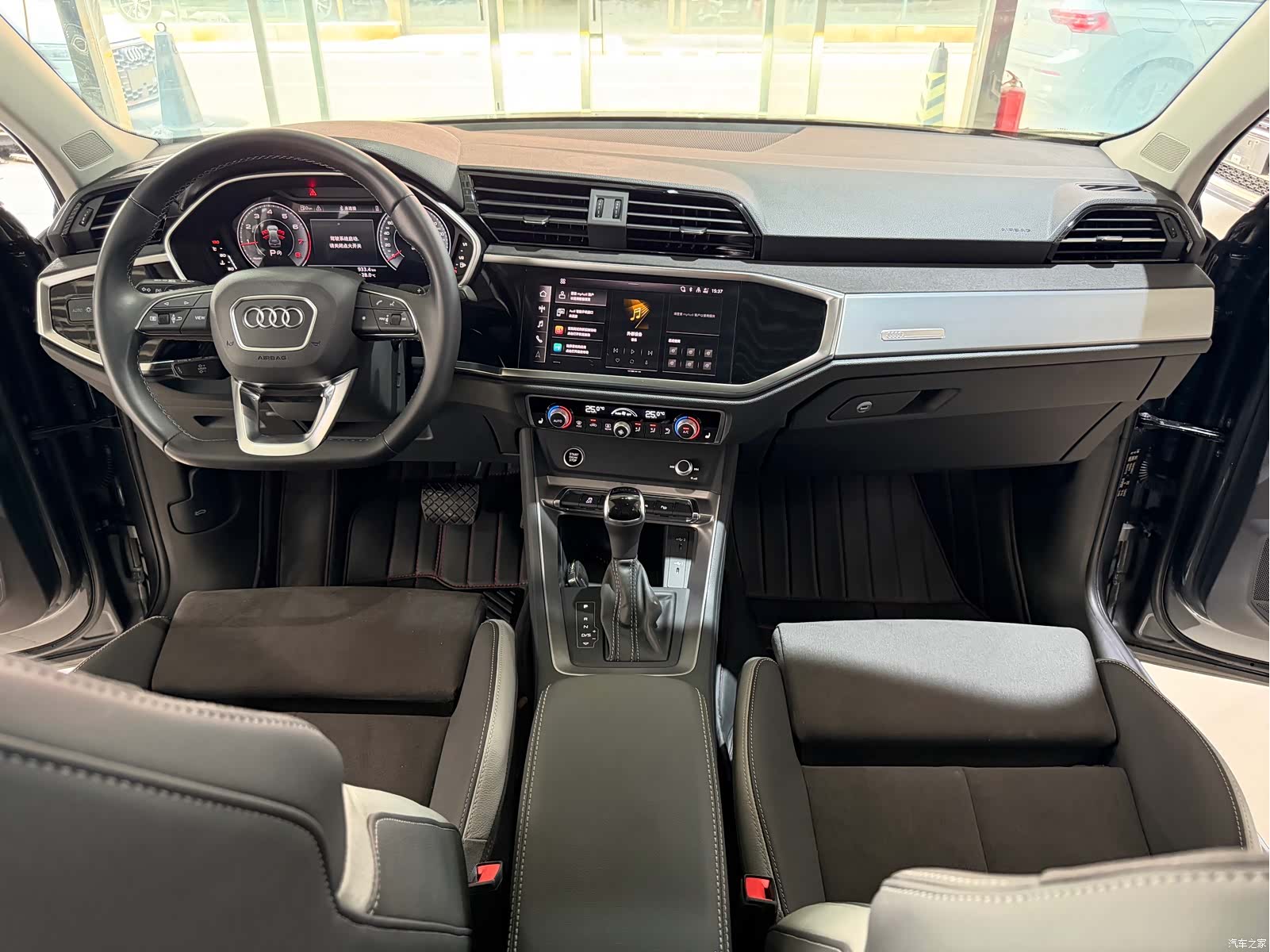 Audi Q3, 2023 12