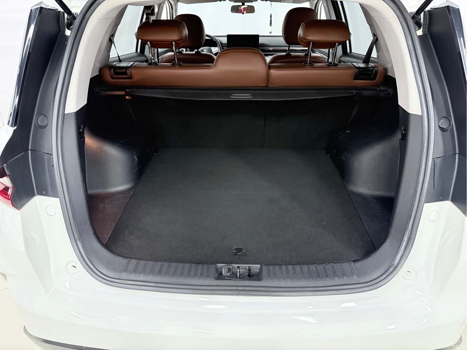 Geely X6, 2022 22