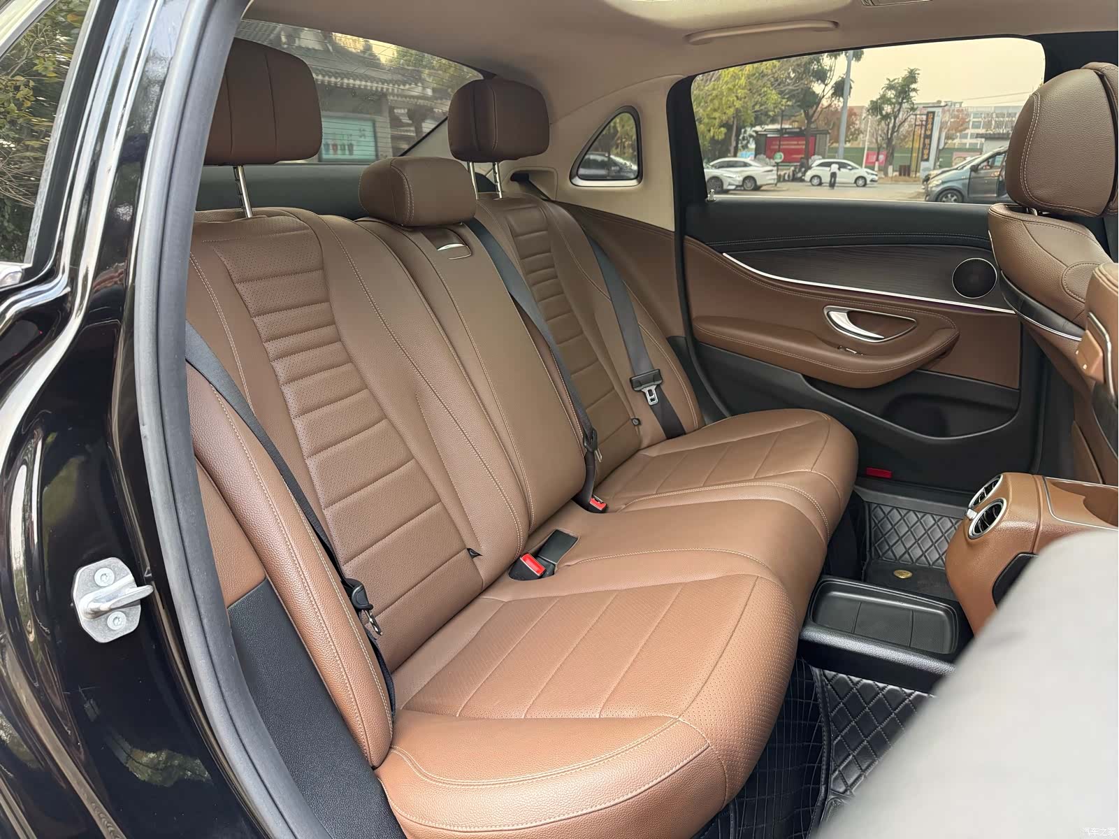 Mercedes-Benz E-Class, 2019 16