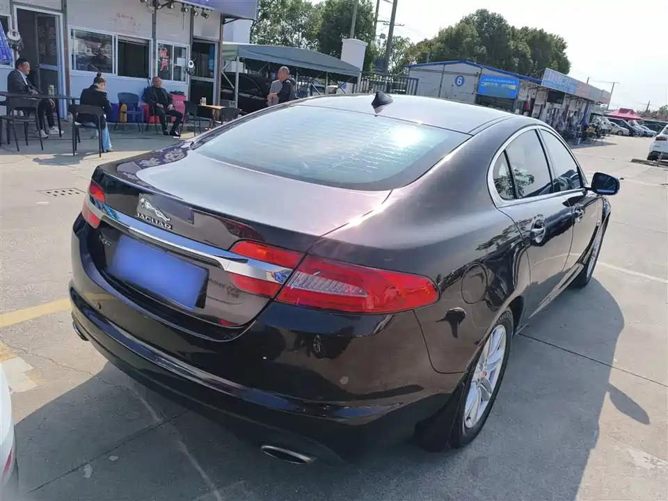 Jaguar XF