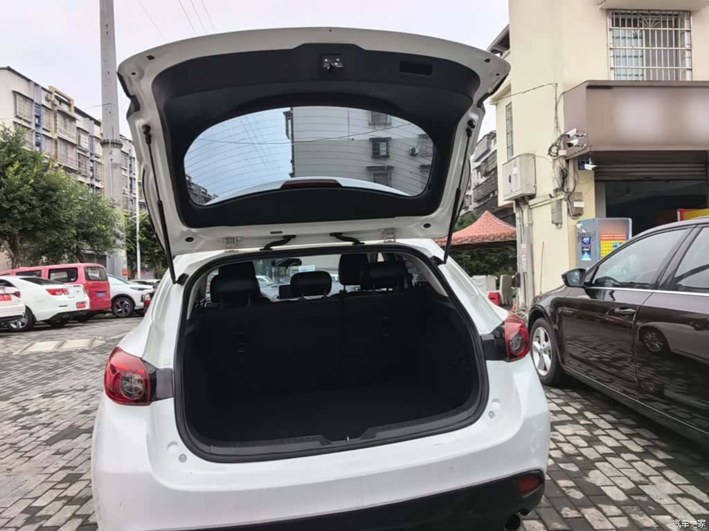 Mazda Mazda3, 2015 19