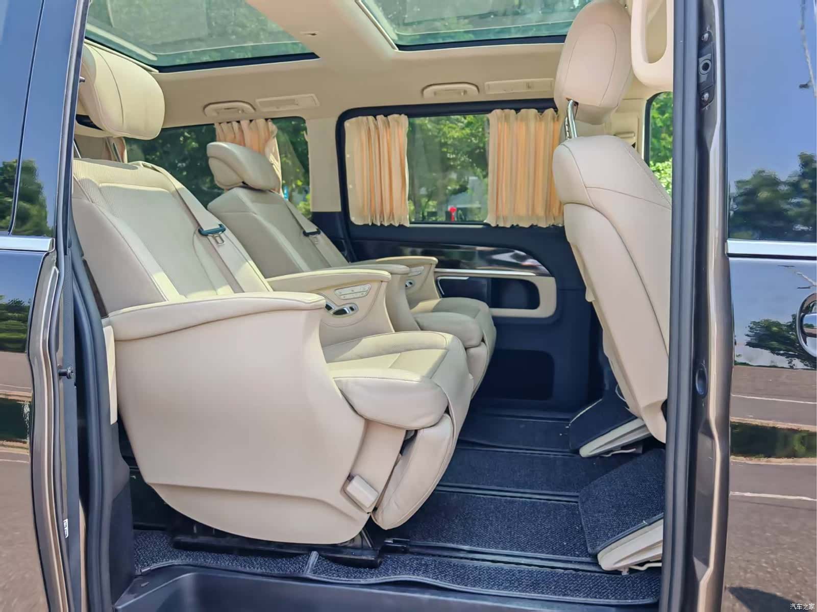 Mercedes-Benz V-Class, 2018 13