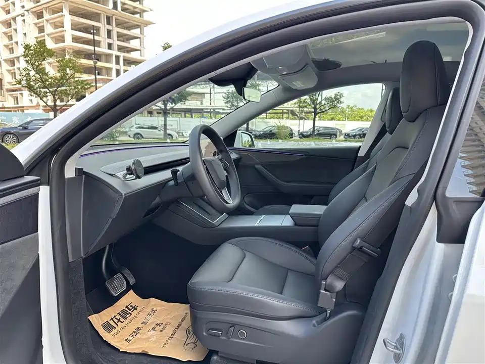 Tesla Model Y Tesla Model Y