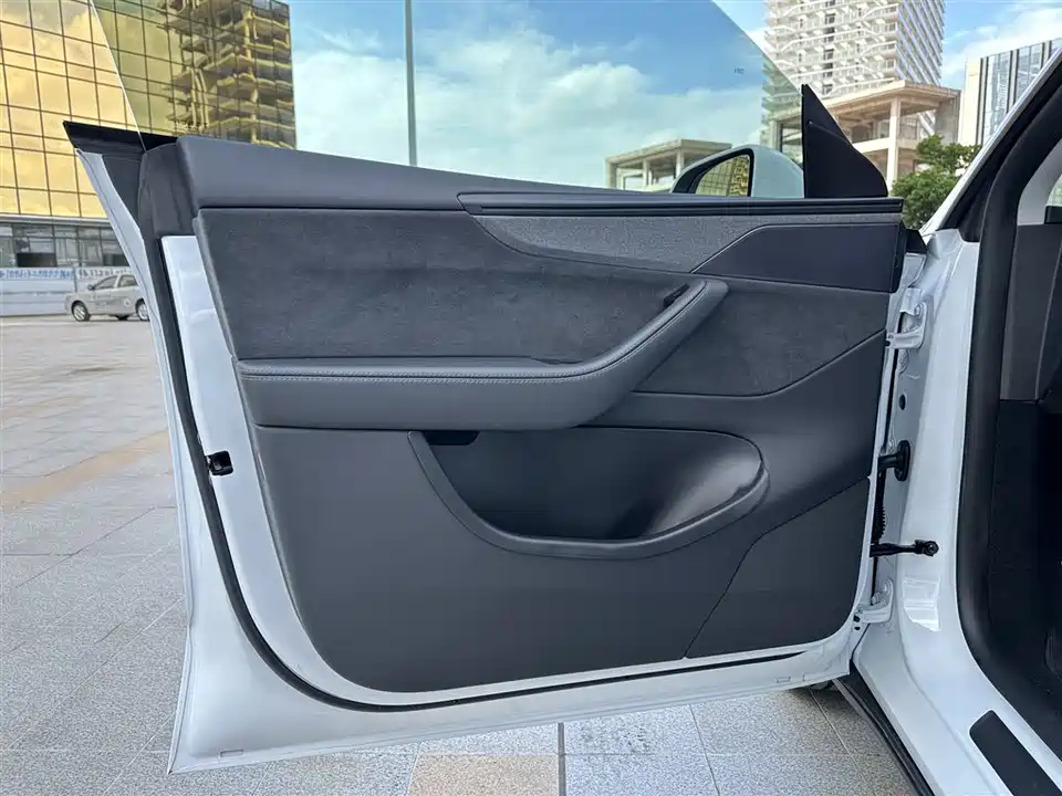 Tesla Model Y Tesla Model Y