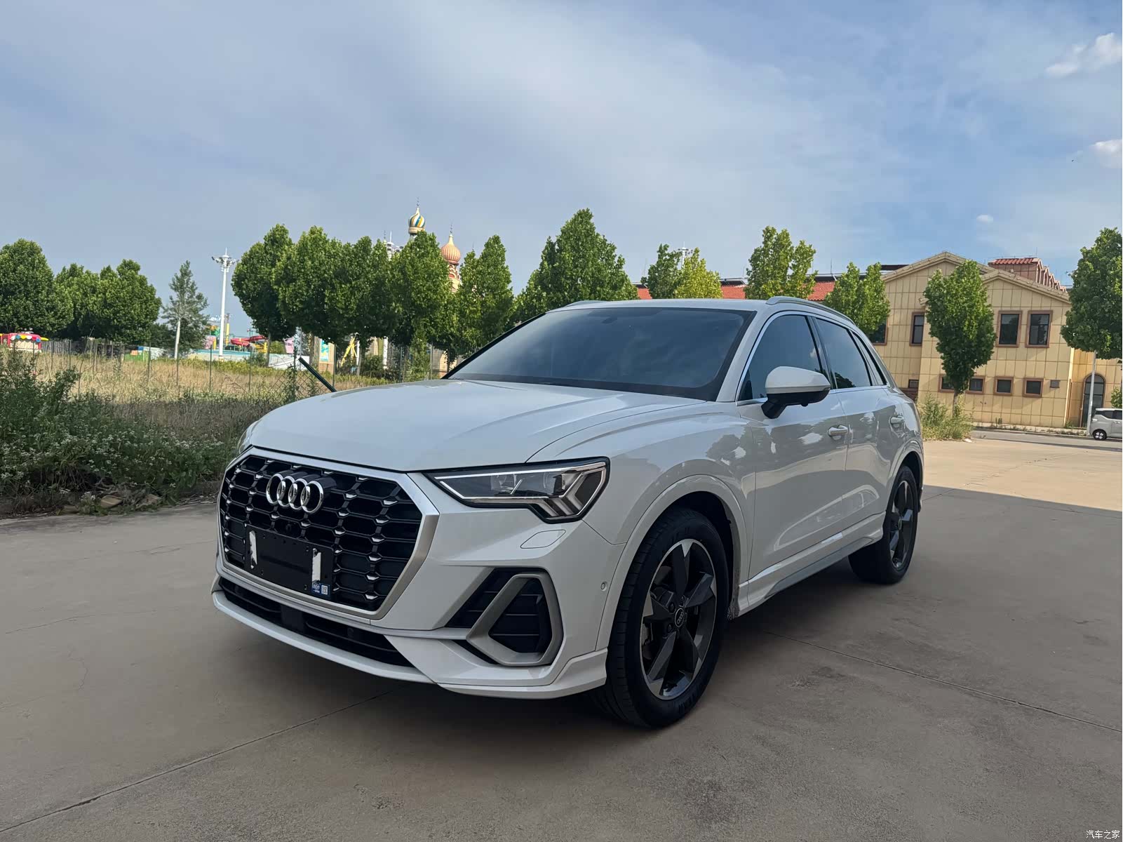 Audi Q3, 2023 1