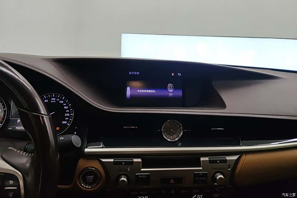 Lexus ES, 2017 13