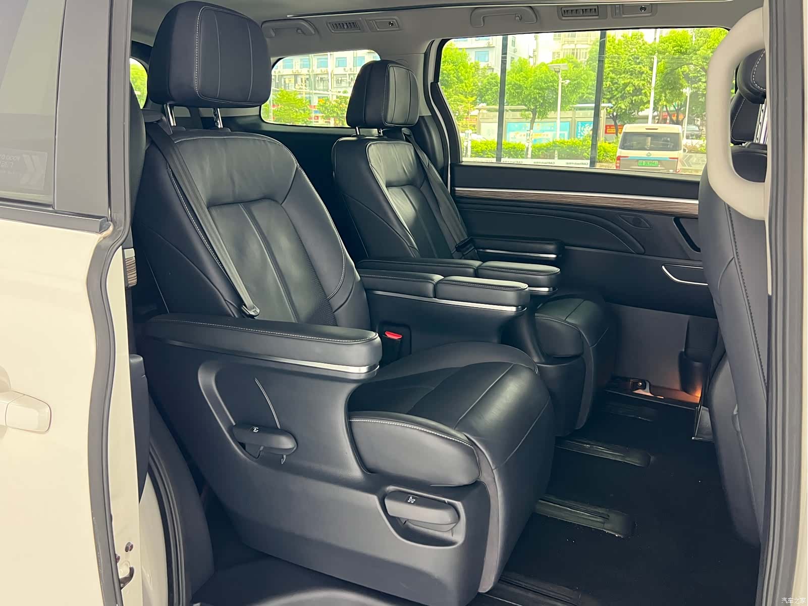 Trumpchi M8, 2022 13