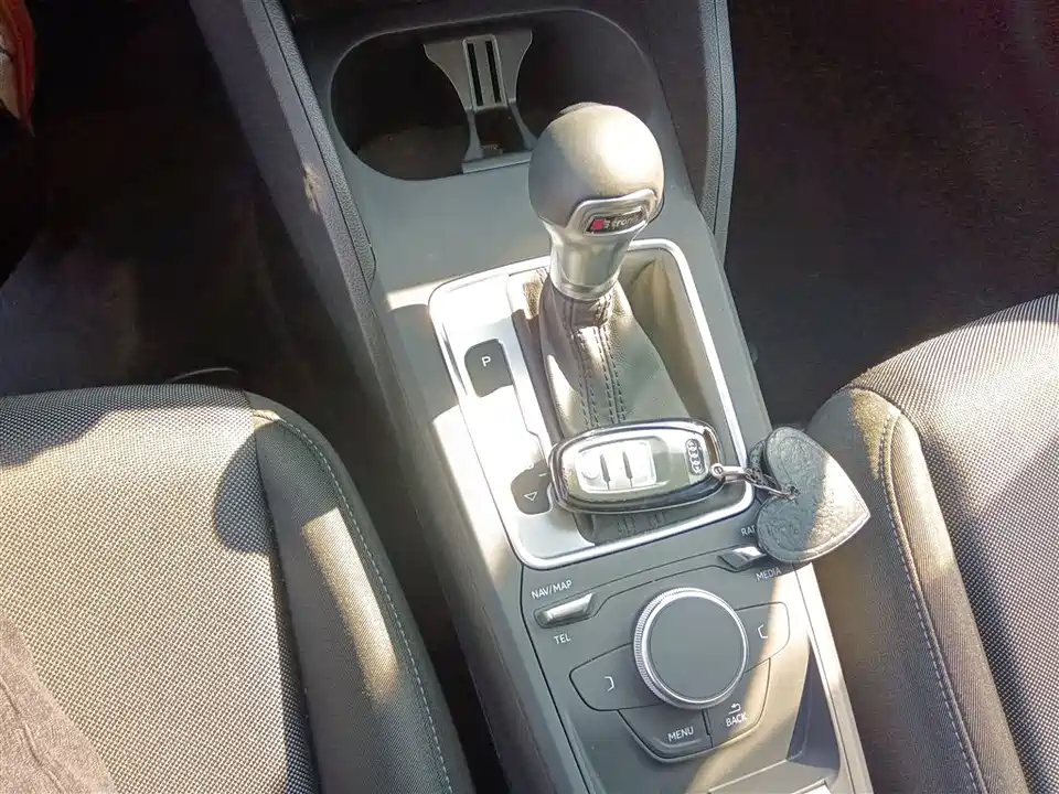 Audi Q2L Audi Q2L