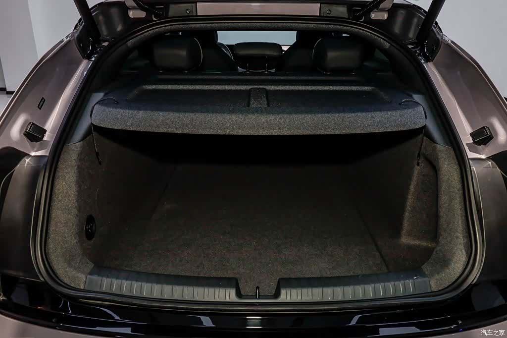 Audi TT, 2025 6