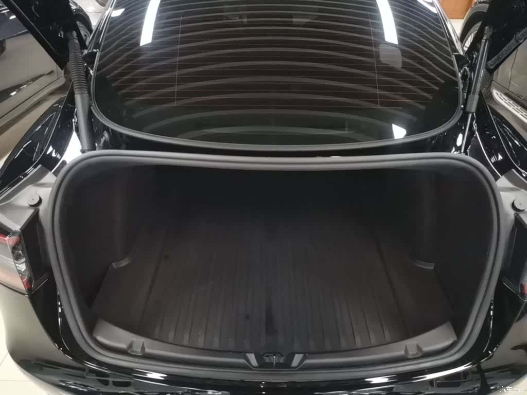 Tesla Model 3, 2023 19