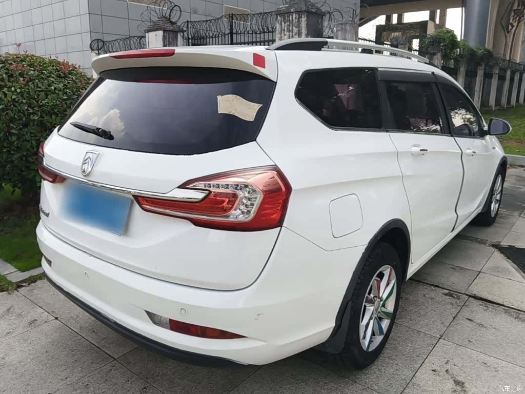 Wuling 310W, 2017 7