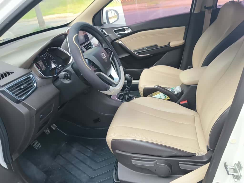 Wuling 310W, 2017 15