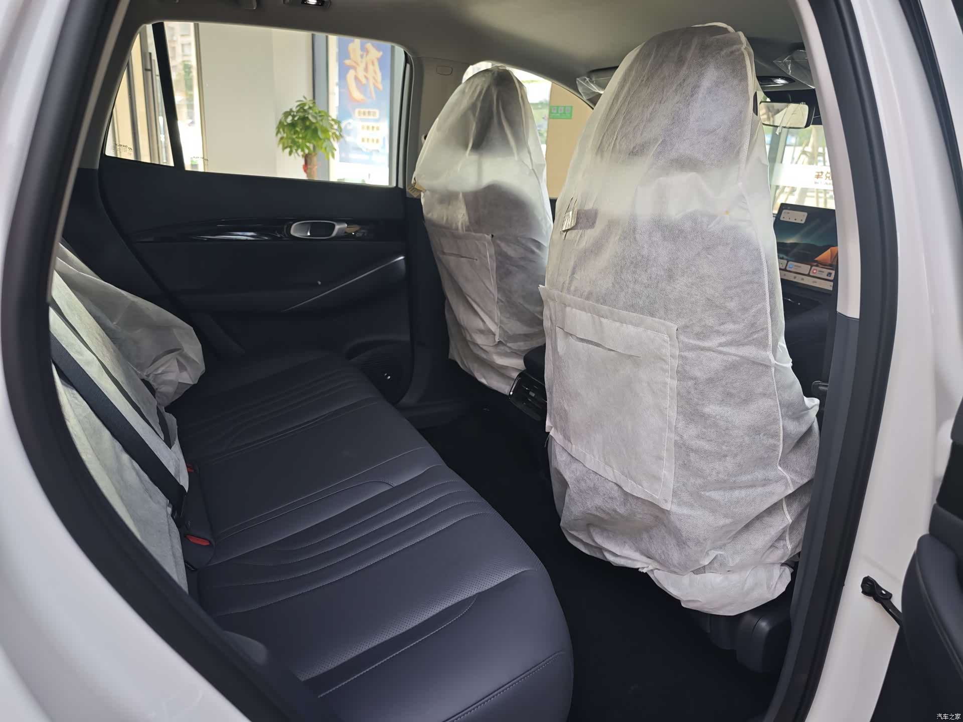 Geely Galaxy E5, 2026 12