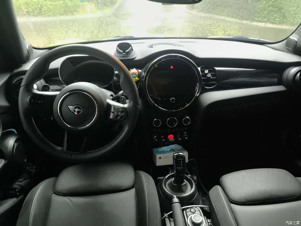 Mini Cooper, 2024 все фото